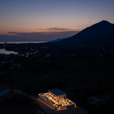 New! Luxury Cvita-design Award Winner 2025 Villa